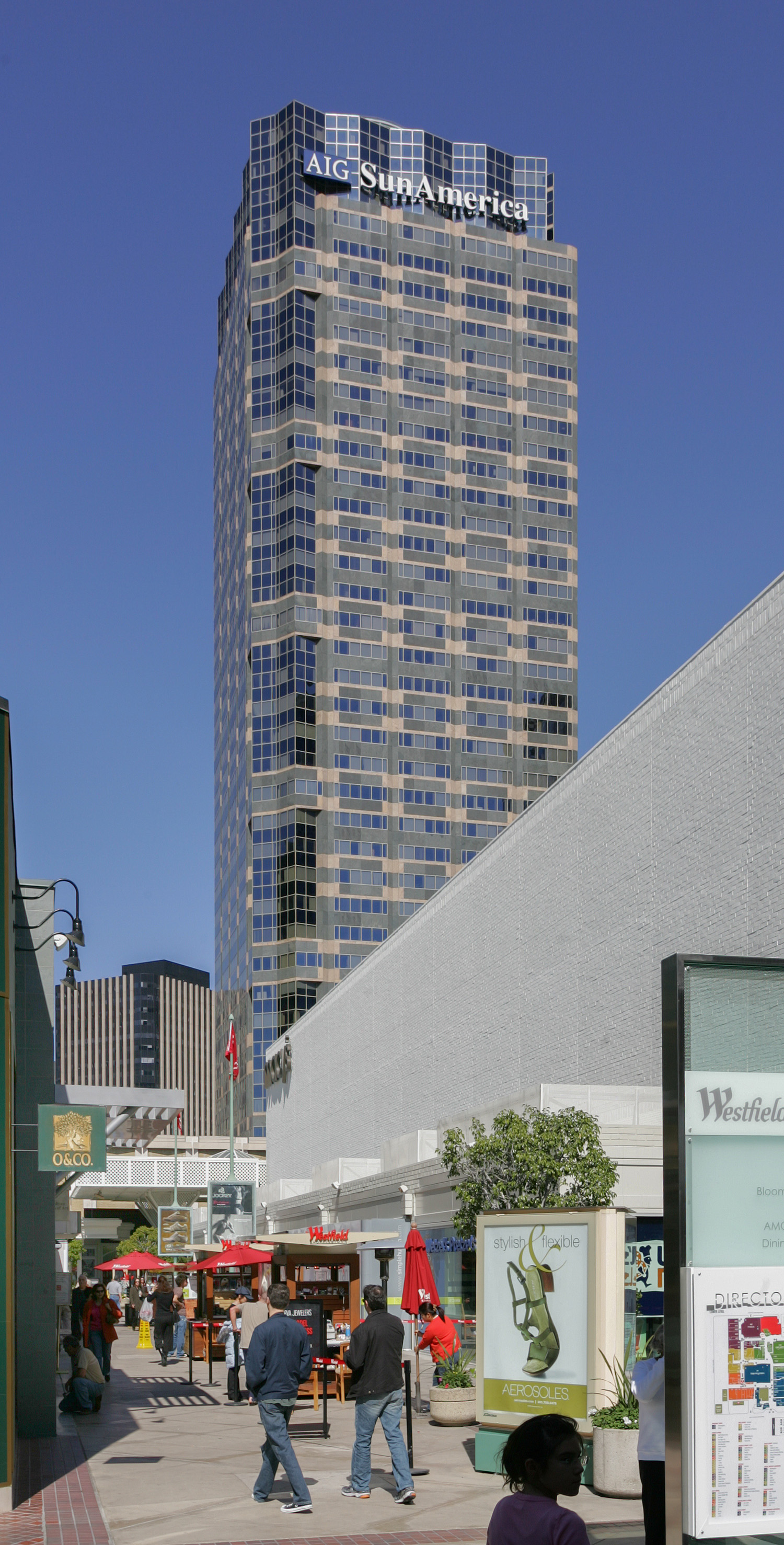 Sun-America Center, Los Angeles - View from the southwest. © Mathias Beinling